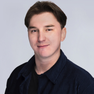 Денис Романов